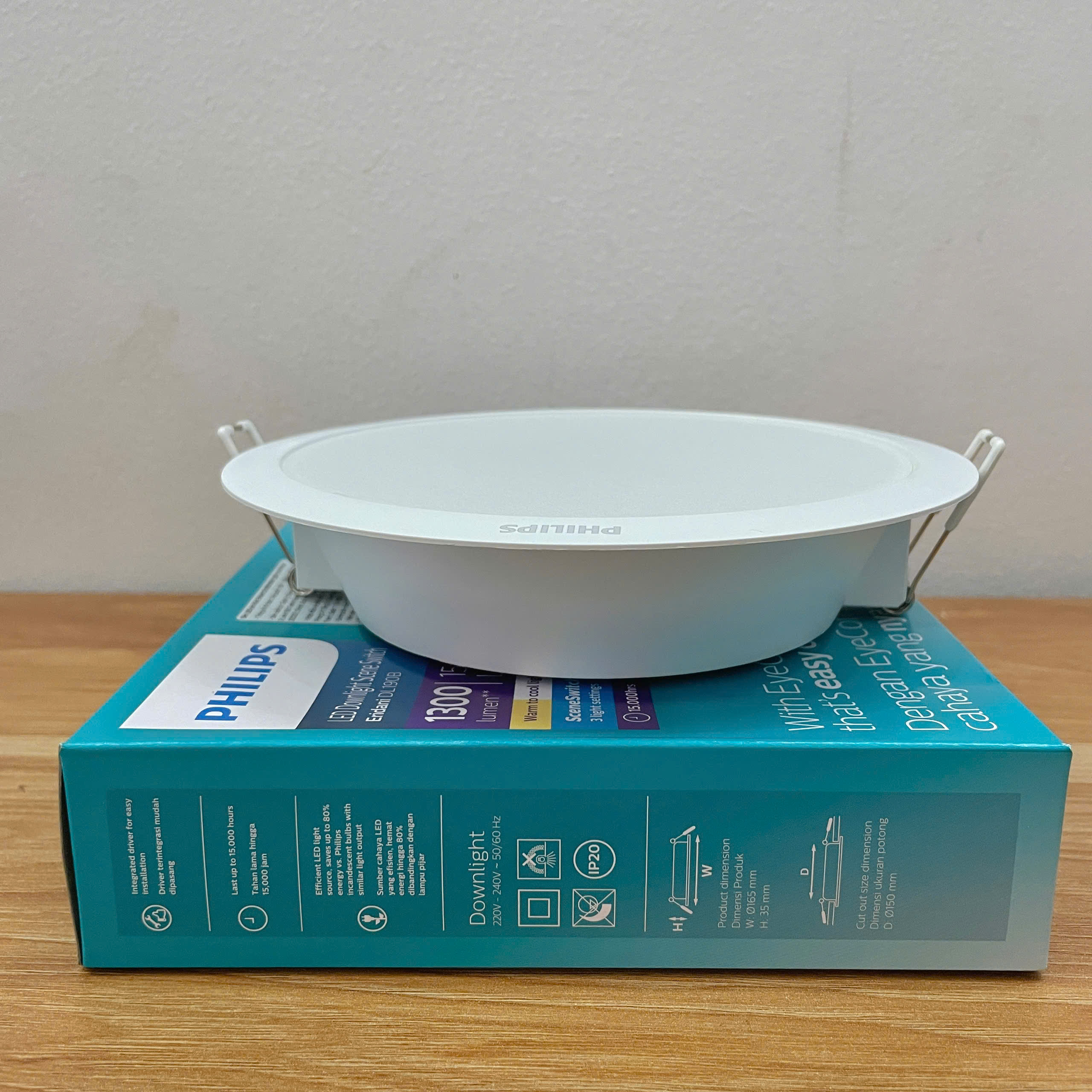 Thông số kỹ thuật của Đèn downlight âm trần đổi màu Led Philips Eridani DL190B SSW LED13 D150 15W