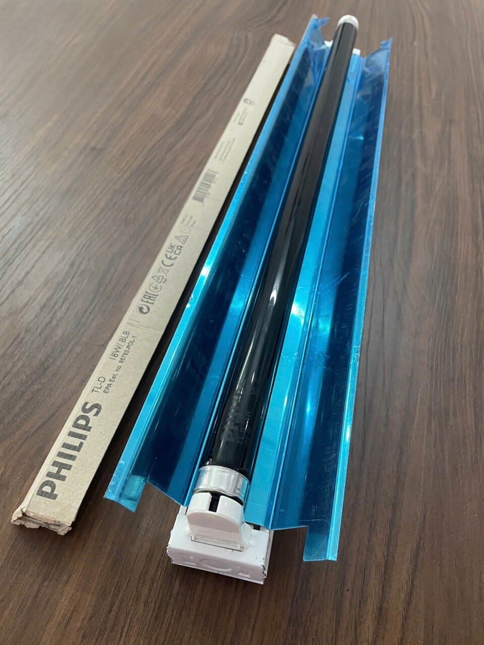 Vẻ đẹp vượt thời gian của Bộ Máng Đèn UV Philips.