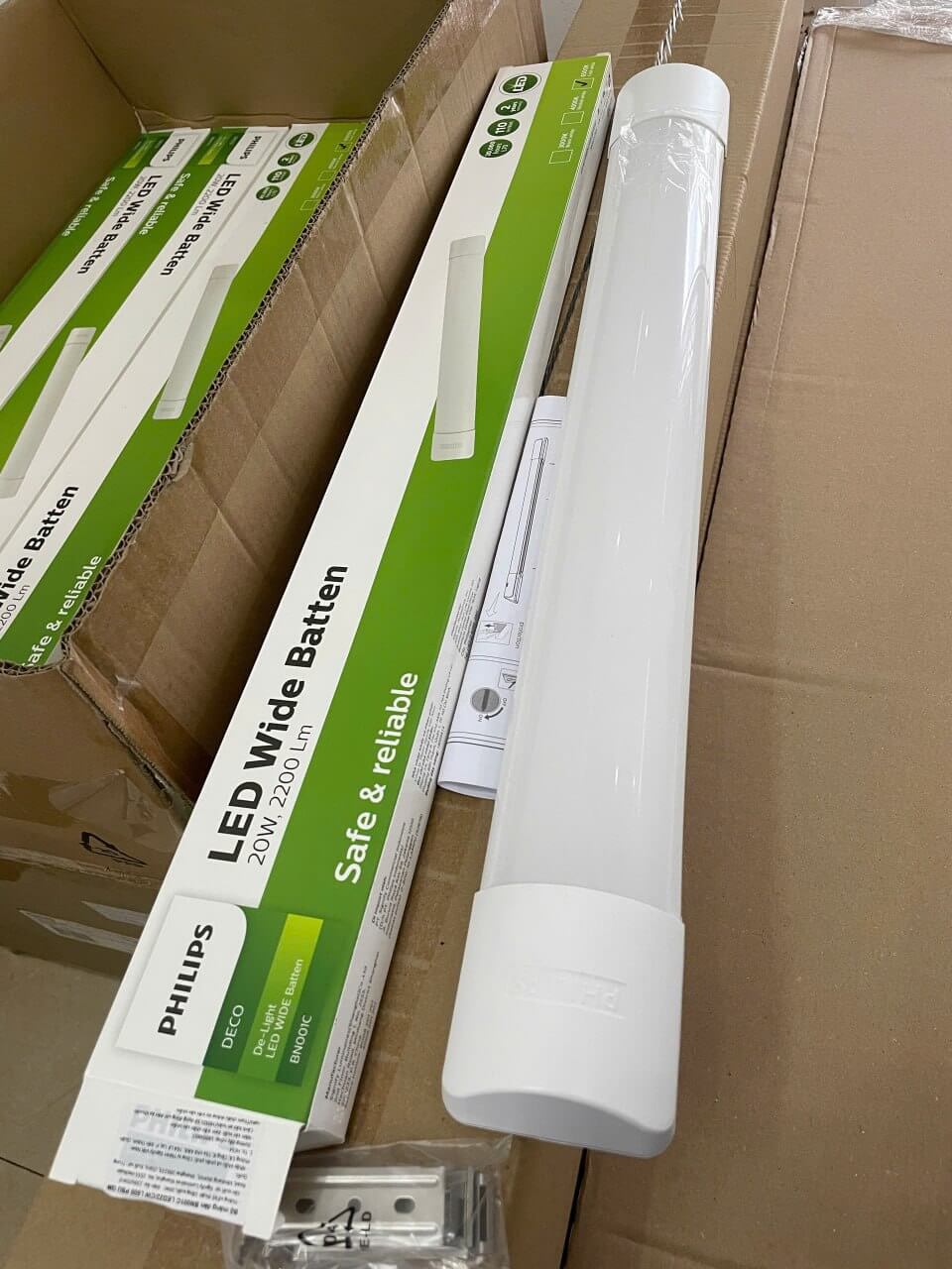 Máng đèn Led bán nguyệt Philips BN001C thiết kế tinh tế