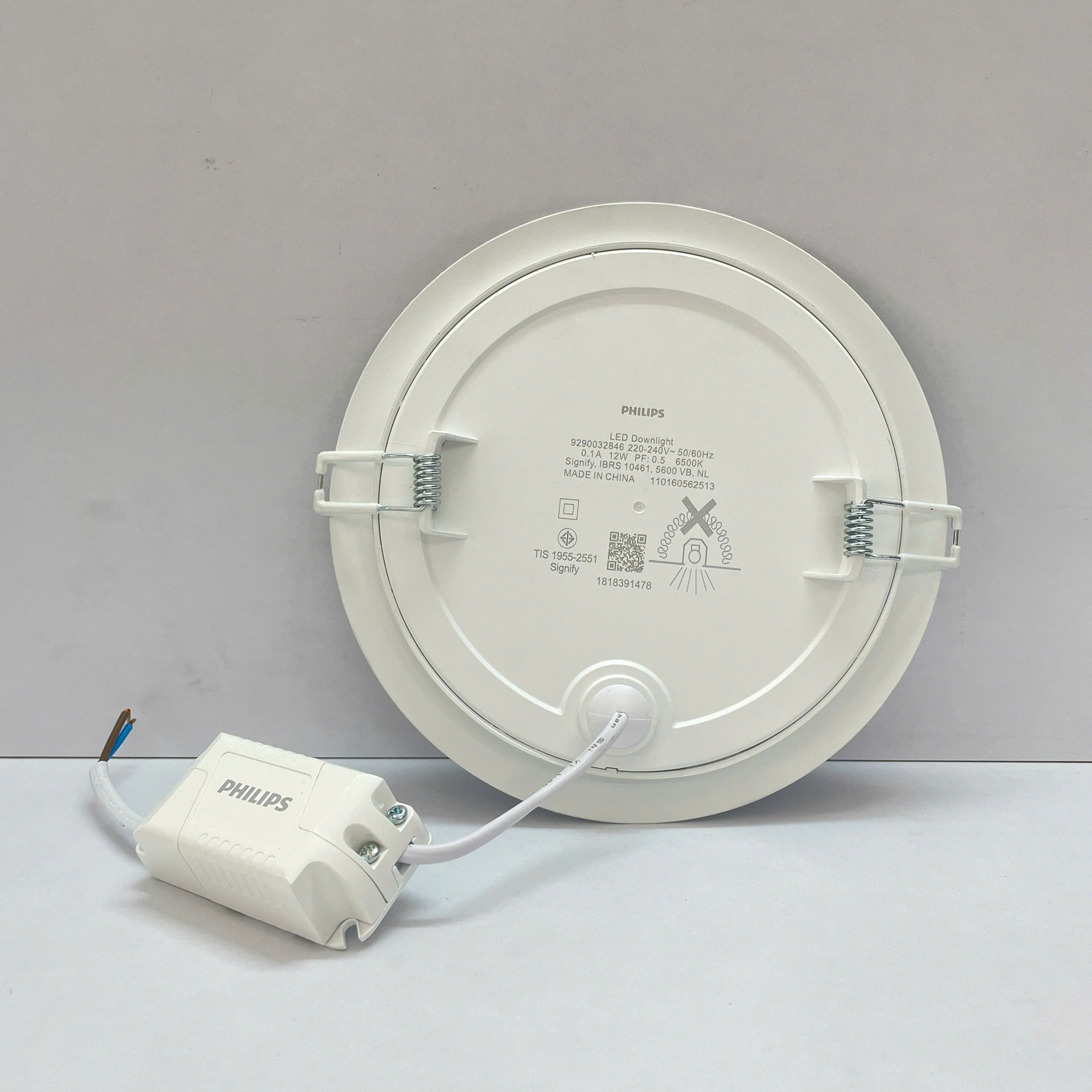 Nâng tầm phong cách sống với đèn downlight âm trần siêu mỏng Philips