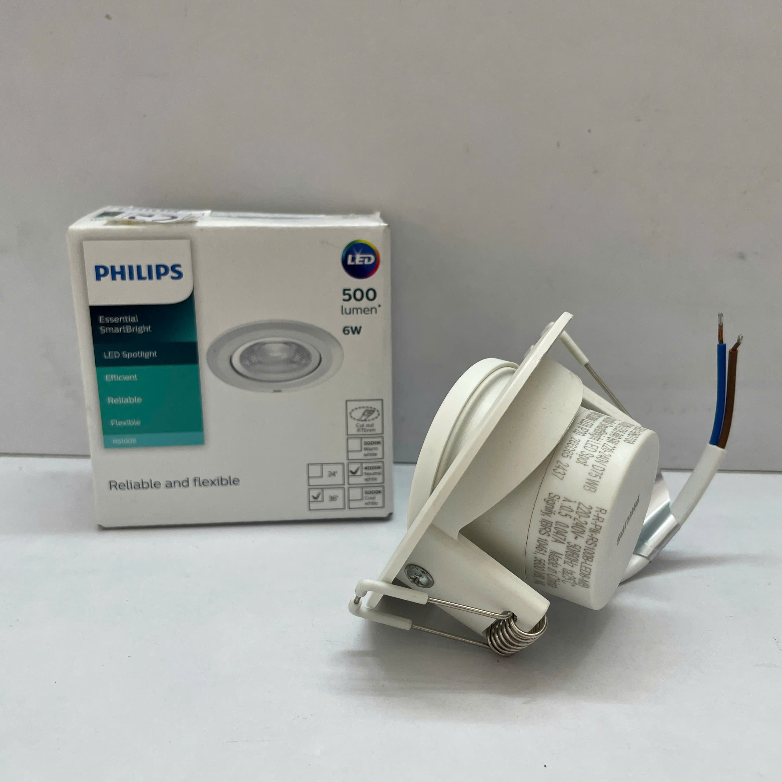 Hiệu suất chiếu sáng đèn downlight Philips RS100B