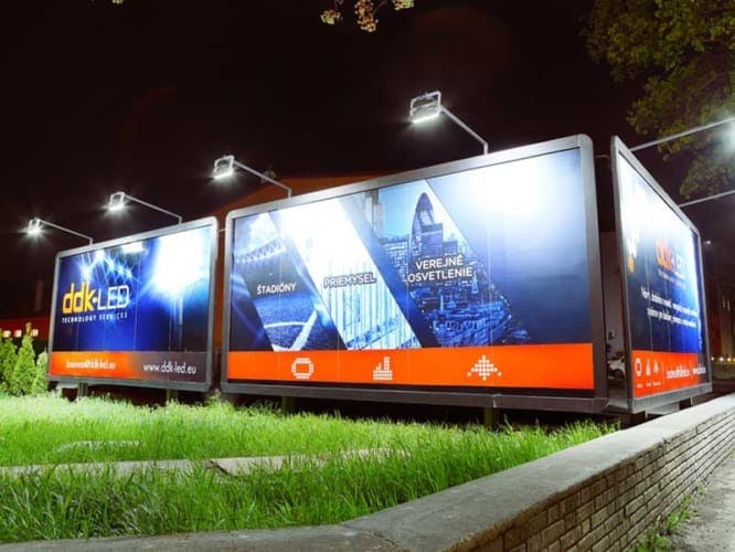 Ung dung den pha led ngoai troi Floodlight Philips BVP150