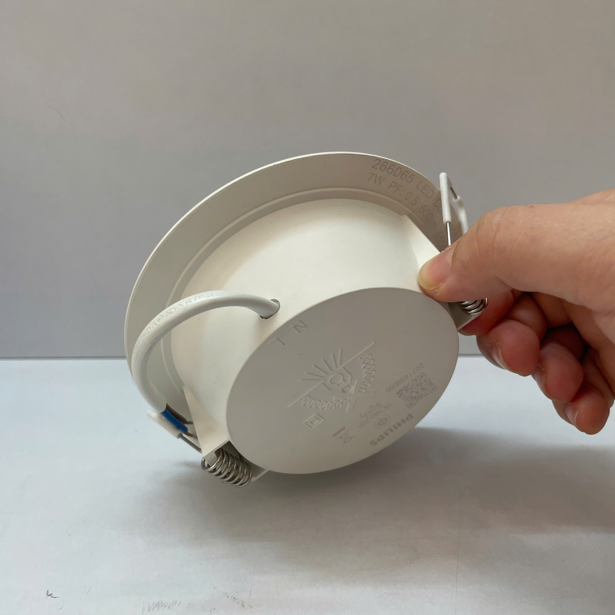 Đèn downlight âm trần Led Philips Essential SmartBright DN020B G4 là mảnh ghép hoàn hảo cho không gian sống hiện đại