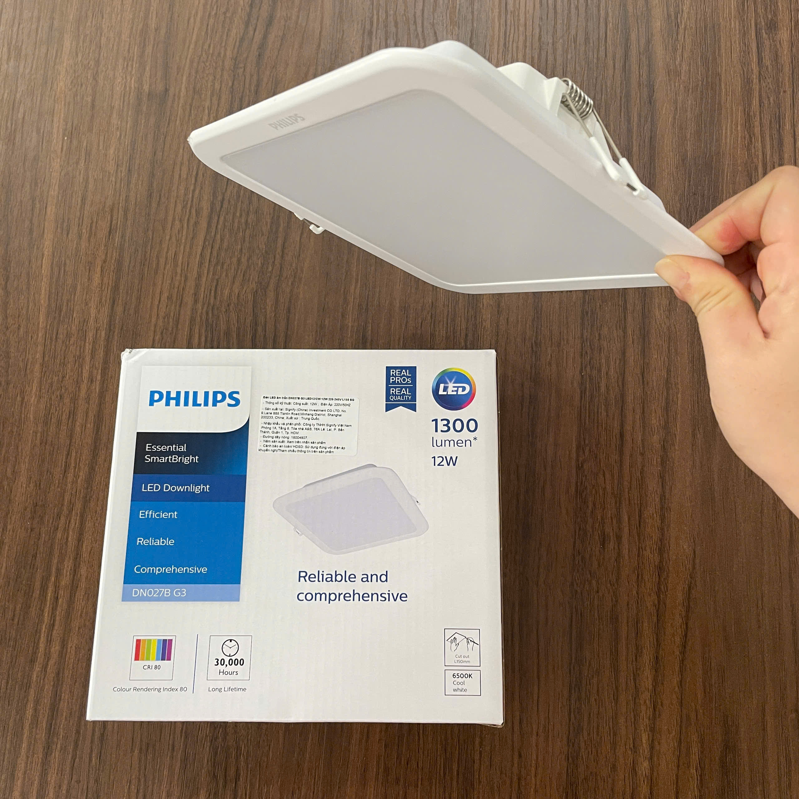 Phong cách sống với đèn downlight âm trần vuông Led Philips DN027B G3