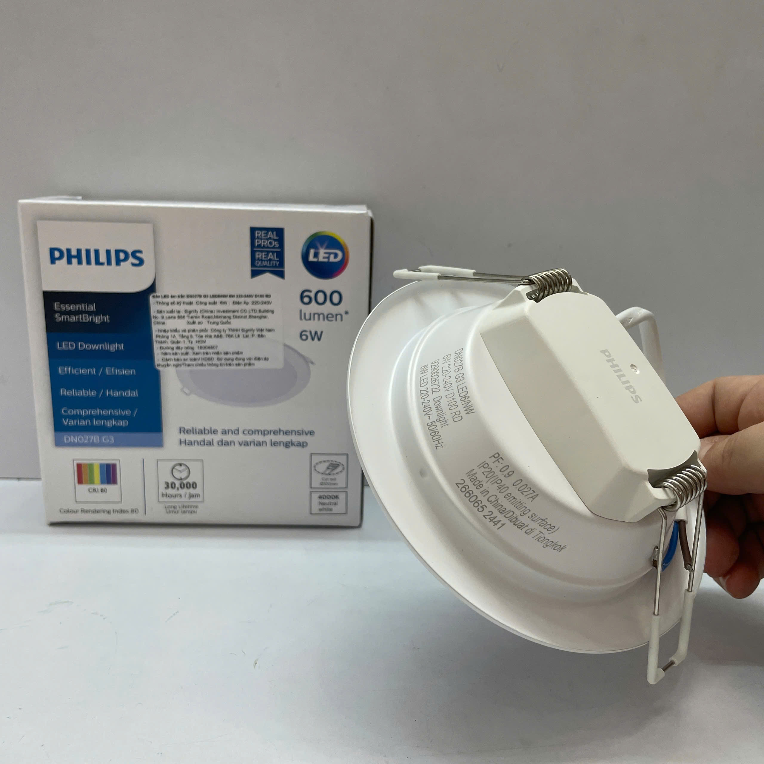 Thiết kế tối giản của Đèn downlight âm trần Led Philips DN027B