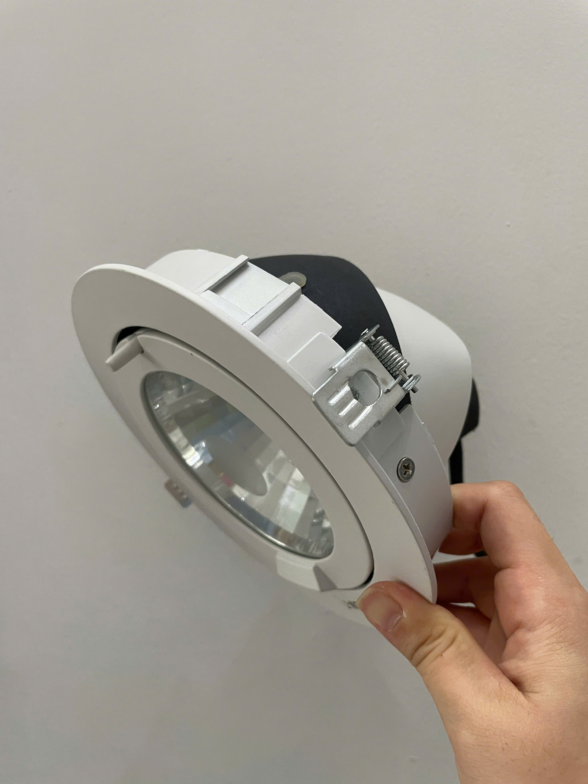 Thiết kế âm trần tinh tế của Bộ đèn cao áp CDM-T downlight Mestar Philips Inside FDS8066-G12