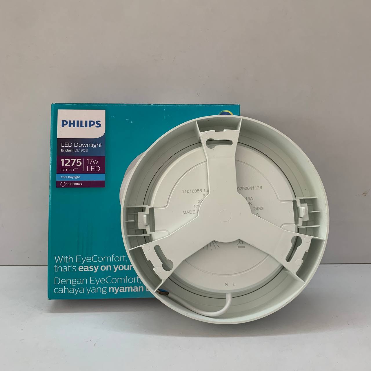 Hiệu suất chiếu sáng vượt trội từ đèn Led ốp nổi tròn downlight Philips Eridani