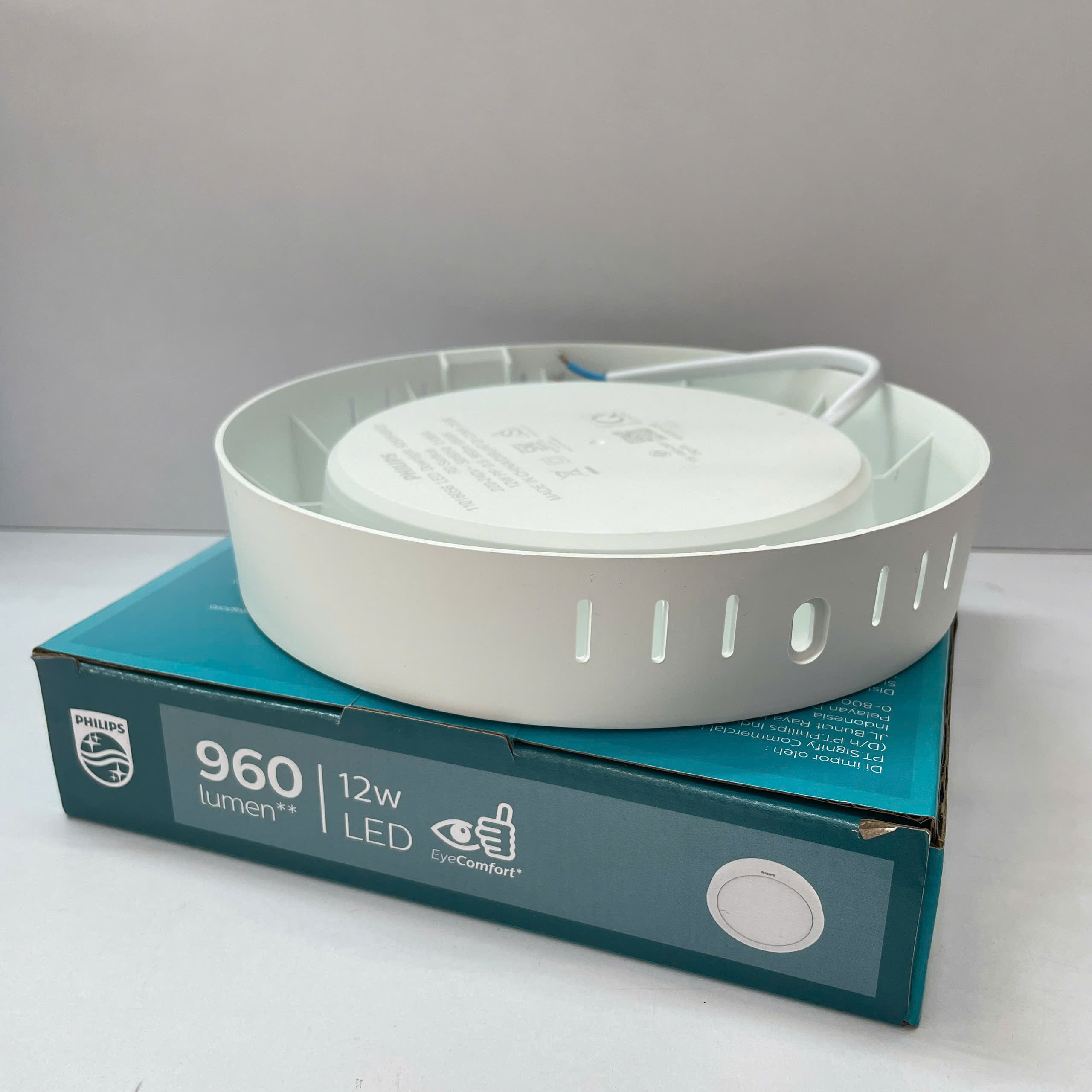 Hiệu suất chiếu sáng vượt trội của đèn Philips Eridani 12W