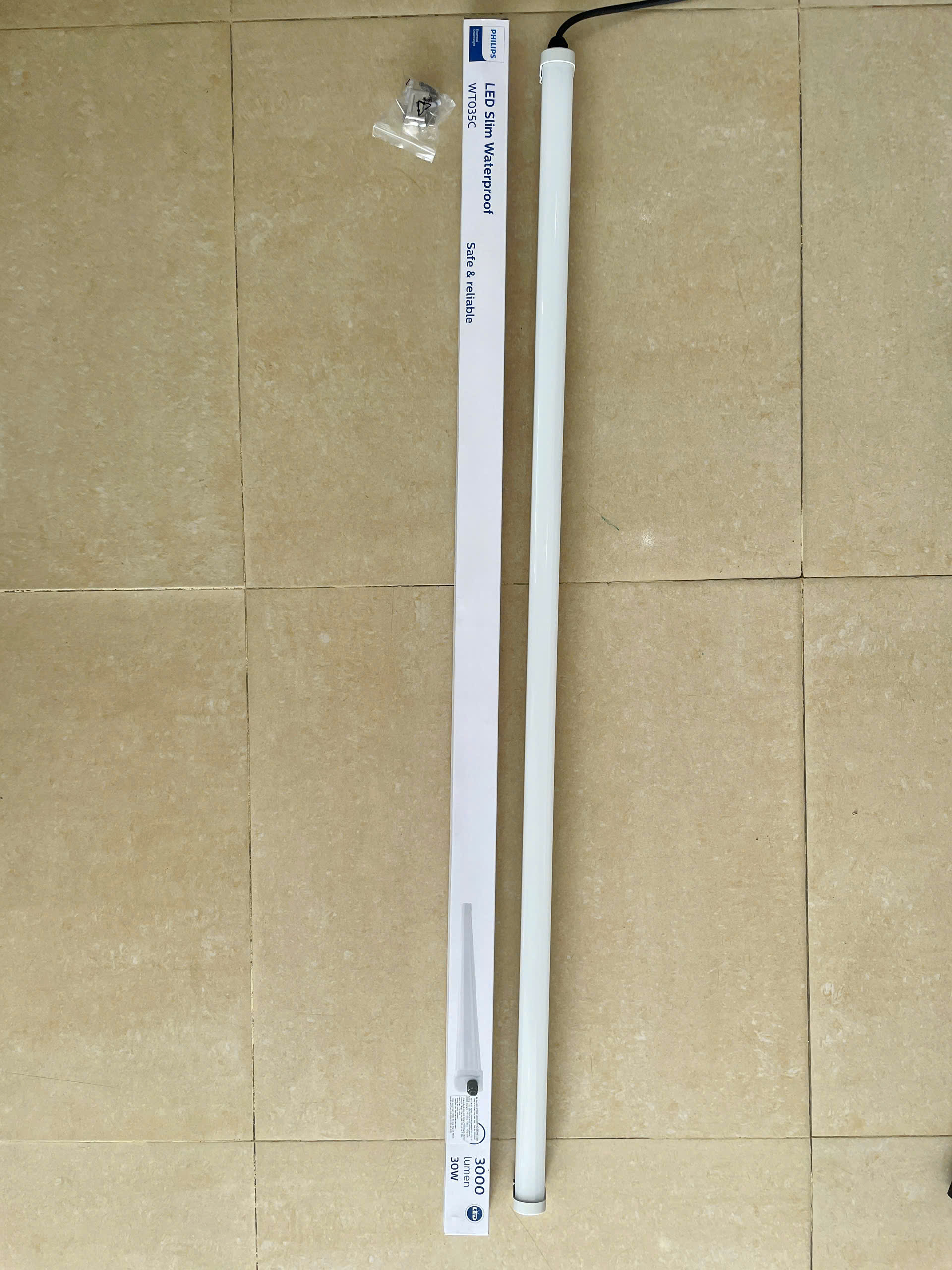 Lắp đặt Bộ máng đèn LED chống thấm Waterproof Philips