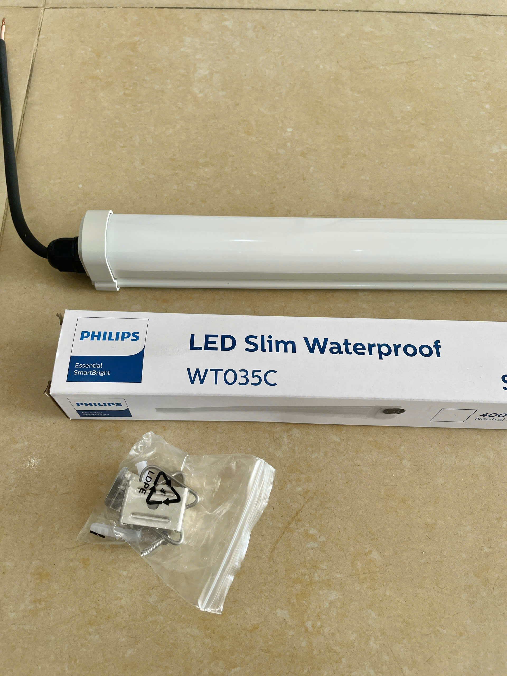 Thông số kỹ thuật Bộ máng đèn LED chống thấm Waterproof Philips