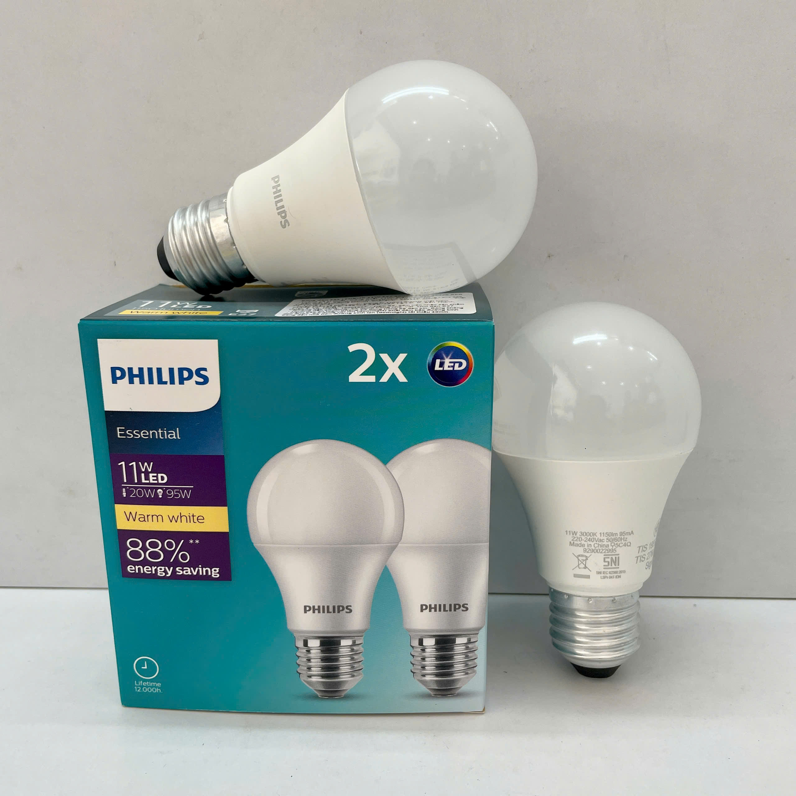 Ánh sáng vàng ấm áp từ bóng đèn Philips Essential LEDBulb 11W