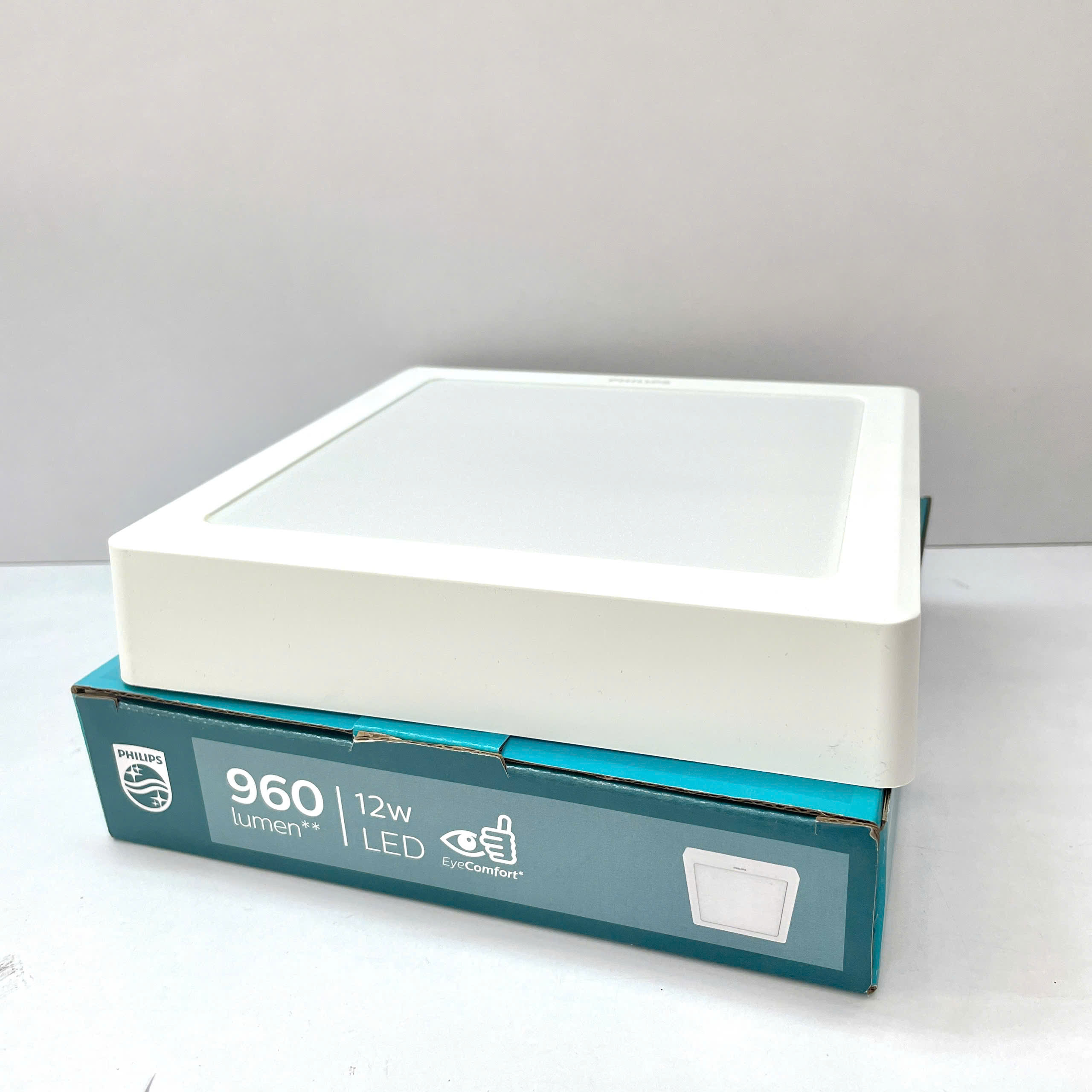 Ứng dụng đèn Led ốp nổi vuông downlight Philips Eridani SQ