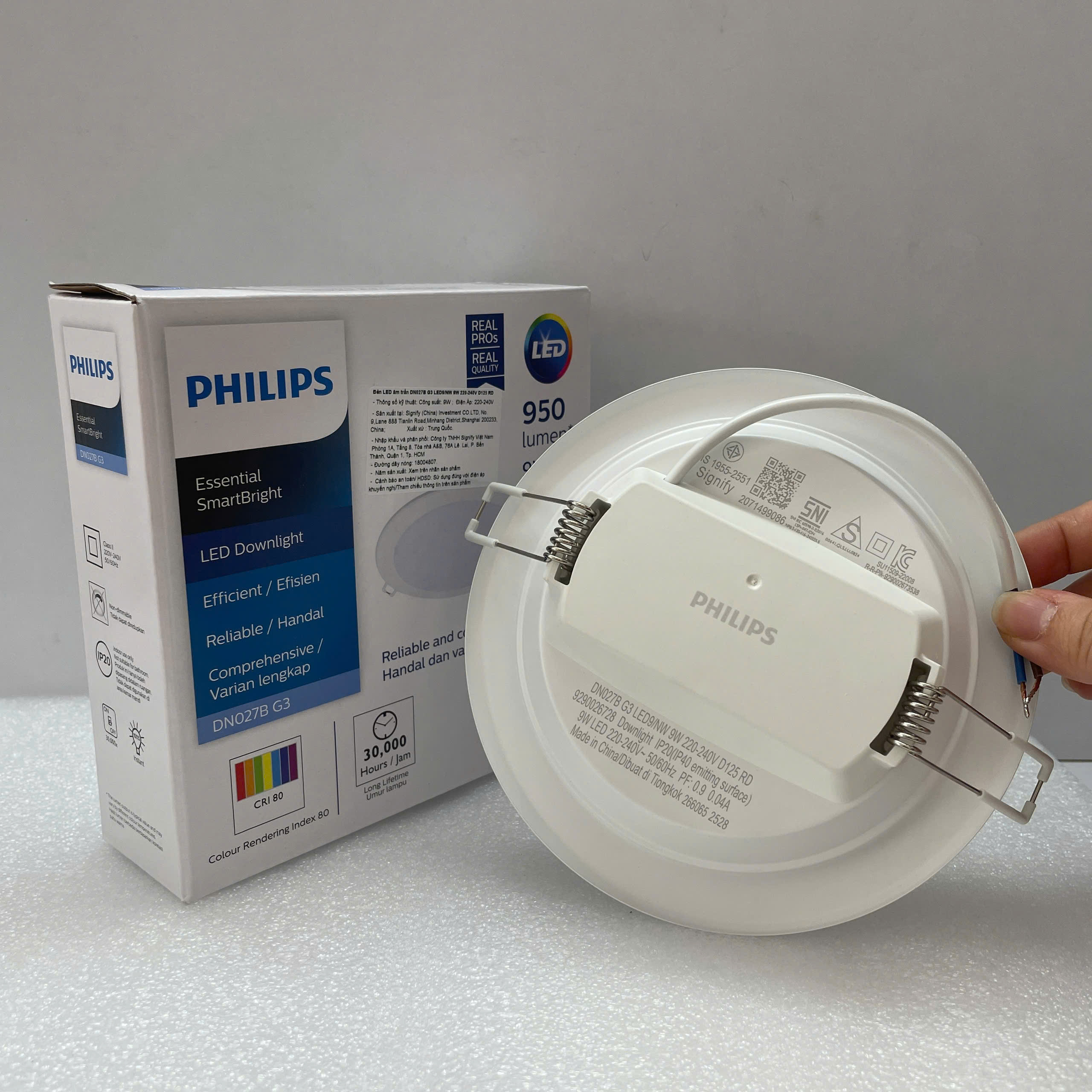 Ánh sáng trung thực 4000K từ đèn downlight Philips DN027B G3 9W