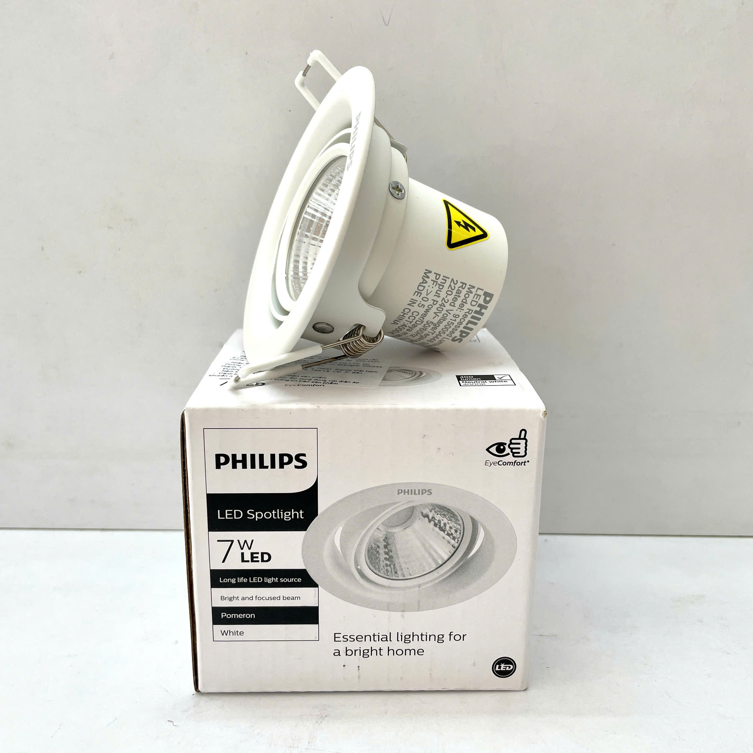 Hiệu suất ổn định của Đèn downlight LED âm trần chiếu điểm Philips 59776
