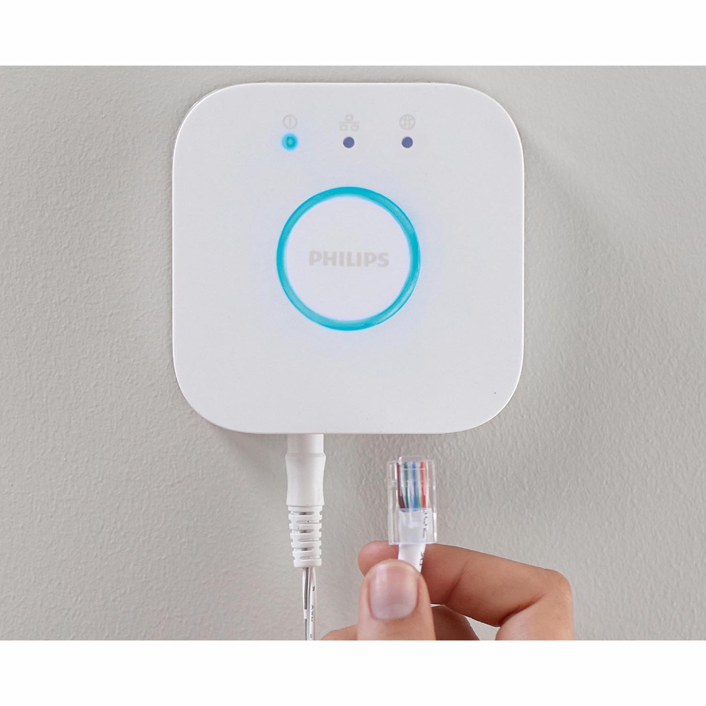 Bộ điều khiển trung tâm Philips Hue Bridge PH/VN mang đến sự điều khiển ánh sáng mượt mà và tiện lợi.
