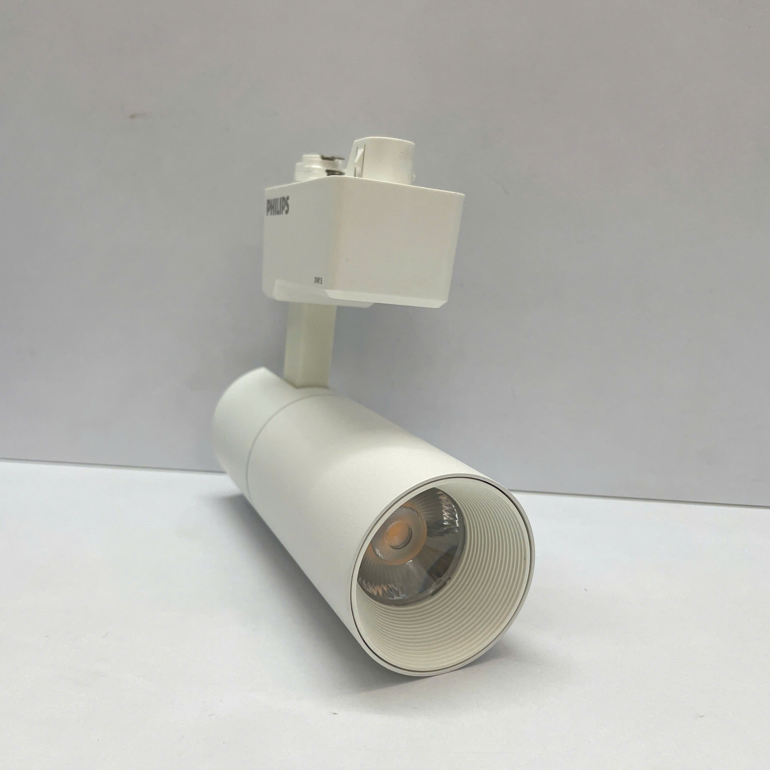 Đèn Led Tracklighting Philips ST033T mang lại trải nghiệm ánh sáng cao cấp