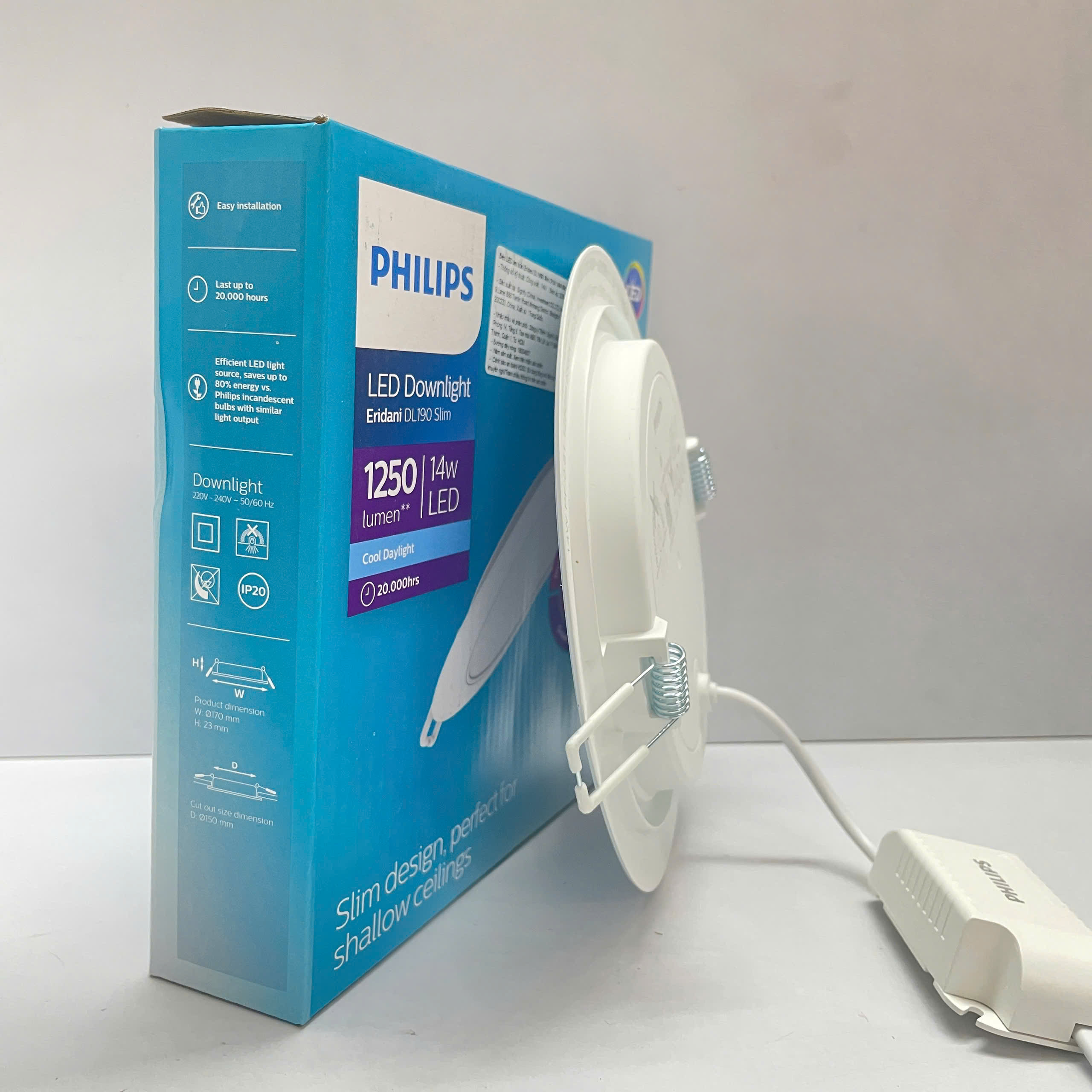 Ánh sáng từ Đèn downlight âm trần Philips Eridani DL190B Slim D150 kiến tạo không gian sang trọng.