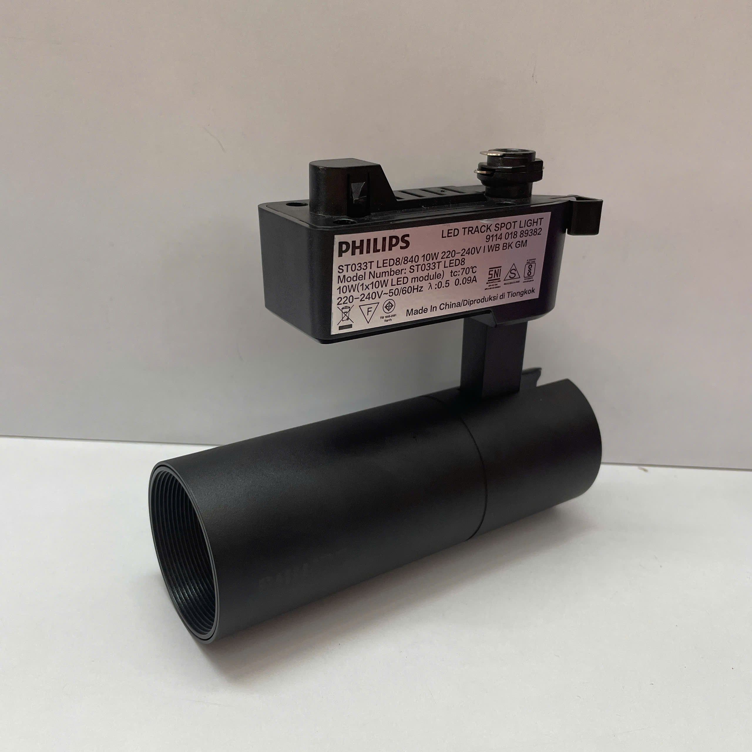 Ứng dụng Đèn lắp thanh ray chiếu điểm Philips ST033T