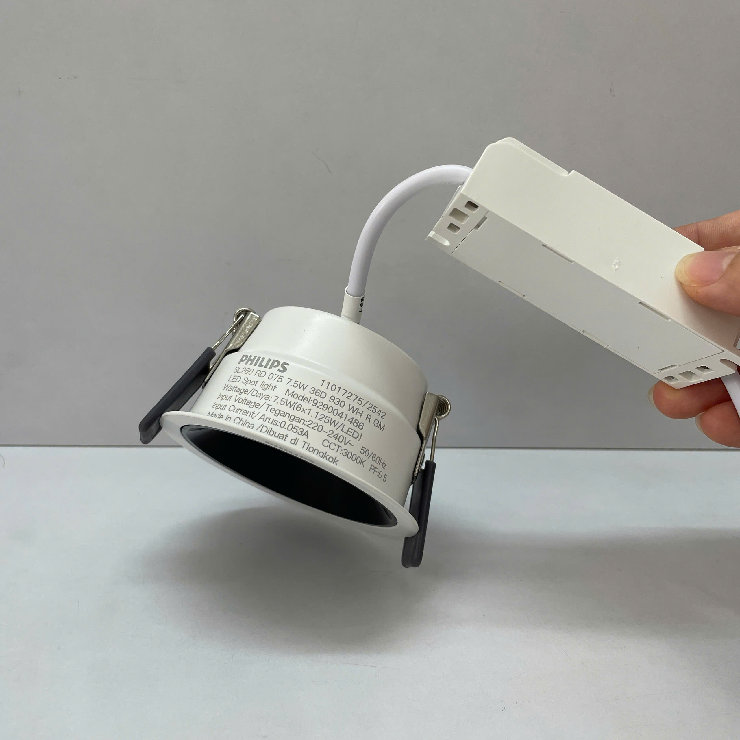 SL260 RD 075 7.5W 930 36D WH R GM