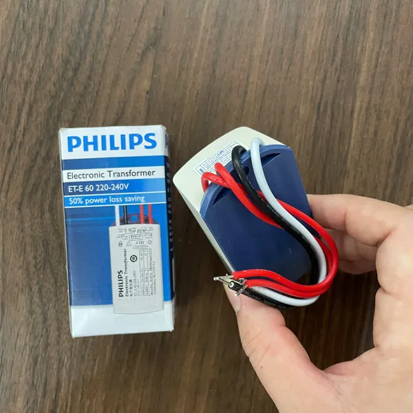 ✨ Khám phá sự tinh hoa: Nguồn/Driver/Ballast LED Philips Biến áp điện tử đèn LED MR16 ET-E 60 LED 220-240V – Nâng tầm đẳng cấp không gian sống của bạn.