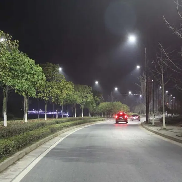Đèn Đường Led Streetlight Philips Inside BRP371 100W: Nâng Tầm Đô Thị, Khơi Nguồn Ánh Sáng Tiên Phong