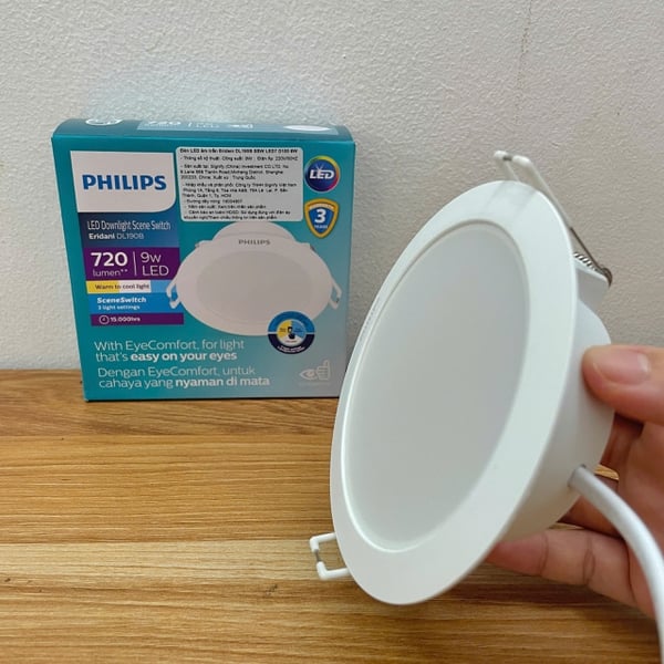 💡 Sắc màu cuộc sống trong tầm tay: Khám phá Đèn downlight âm trần đổi màu Led Philips Eridani DL190B SSW LED7 D100 9W 720lm CCT 3000K/4300K/6500K. Biến không gian thành kiệt tác ánh sáng.
