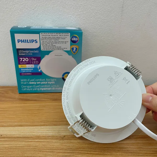 ✨ Định hình cảm xúc qua từng sắc thái ánh sáng. Trải nghiệm Đèn downlight âm trần đổi màu Led Philips Eridani DL190B SSW LED7 D100 9W 720lm.