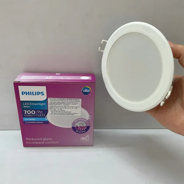 ✨ Khám phá Đèn downlight âm trần Led Philips Meson IO 59449 D100 9W 6500K WH RECESSED 700lm: Nâng tầm không gian sống với ánh sáng hoàn hảo.