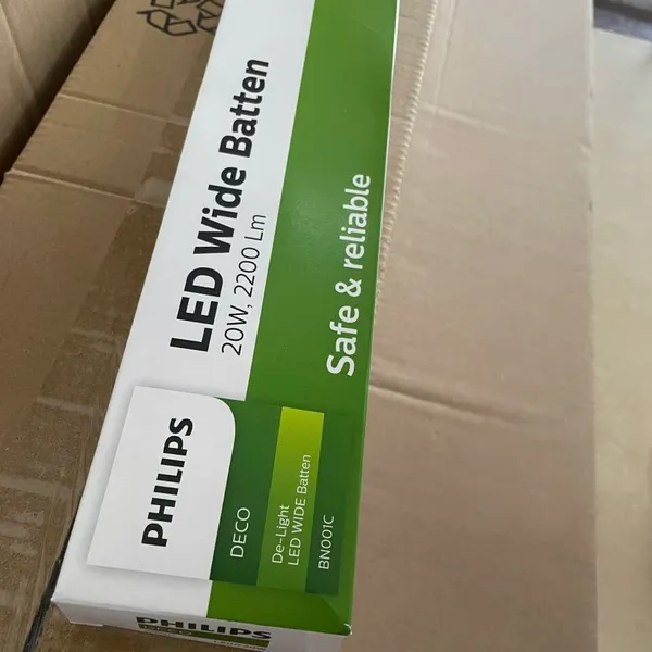 Máng đèn Led bán nguyệt Philips BN001C: Ánh sáng tinh khiết cho không gian hiện đại