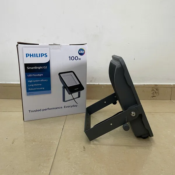 💡 Kiến tạo không gian, định hình phong cách. Khám phá Đèn pha led chiếu sáng ngoài trời Floodlight Philips BVP151 LED130/CW PSU 100W 220-240V G3 GM 6500K IP65.