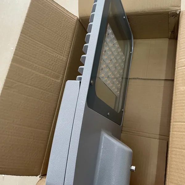 ✨ Tái định nghĩa không gian đêm: Trải nghiệm Đèn đường Led Streetlight Philips Inside BRI372 150W/CW IP66 6500K ngay