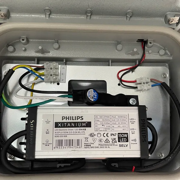 ✨ Tái định nghĩa không gian đêm: Trải nghiệm Đèn đường Led Streetlight Philips Inside BRI372 150W/CW IP66 6500K ngay