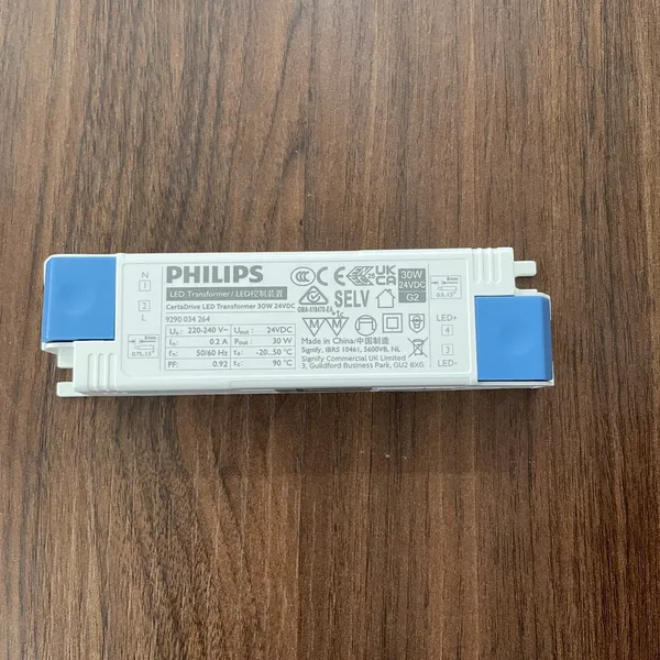 ✨ Nguồn Philips CertaDrive 30W 24VDC: Kiến tạo dòng chảy ánh sáng hoàn mỹ. Trải nghiệm ngay.