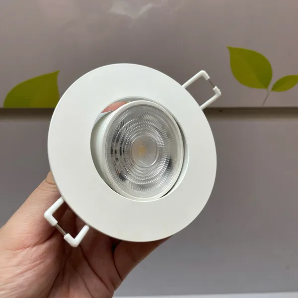 ✨ Nổi bật không gian sống với đèn Led downlight âm trần chiếu điểm Philips Spot SL190. Trải nghiệm ánh sáng nghệ thuật ngay hôm nay!