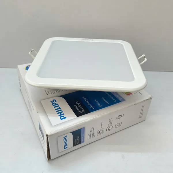 ✨ Trải nghiệm ánh sáng hoàn mỹ | Đèn downlight âm trần vuông Led Philips DN027B G3 9W 4000K. Khám phá ngay!