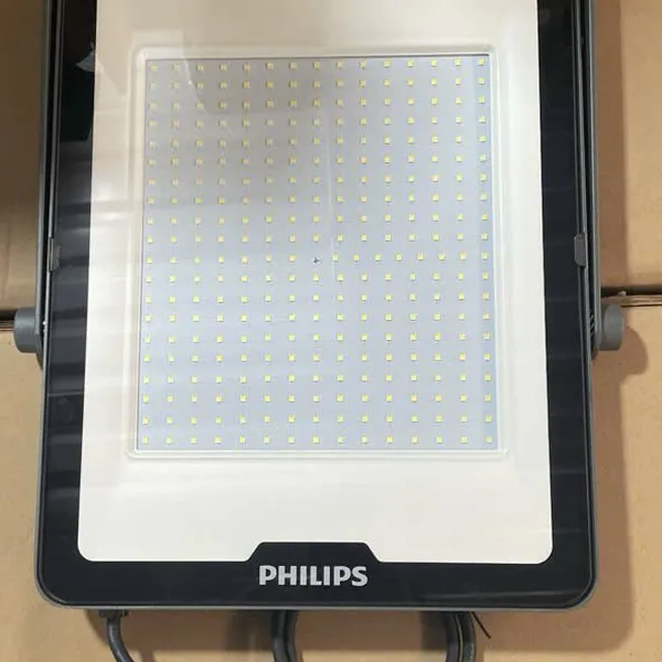 ✨ Khai Phóng Không Gian Đêm. Khám phá Đèn pha led ngoài trời Floodlight Philips BVP151 LED240/CW PSU 200W 220-240V G3 GM 6500K IP65.