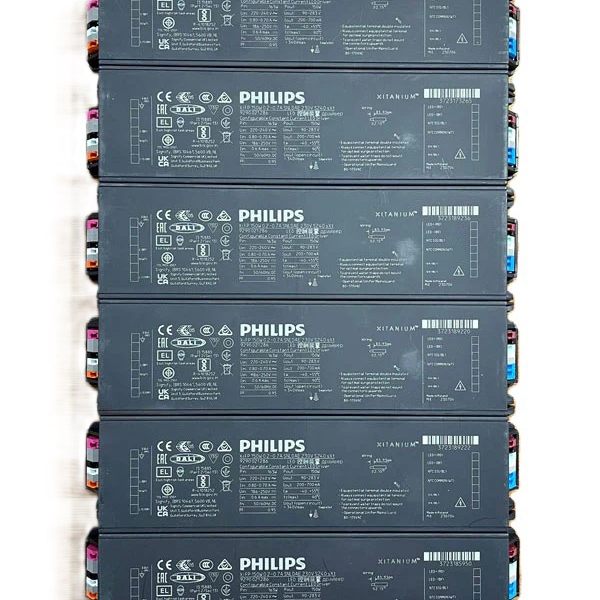 ✨ Trải nghiệm ánh sáng thông minh: Driver Led Philips Xitanium XI FP 150W - Nâng tầm không gian sống!