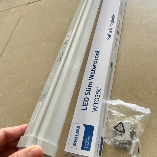 ✨ Khám phá Bộ máng đèn LED chống thấm Waterproof Philips SmartBright WP Batten WT035C: Nâng tầm không gian, thách thức mọi môi trường với ánh sáng tinh khiết 6500K, độ bền IP65 đỉnh cao. Trải nghiệm ngay đẳng cấp Philips!