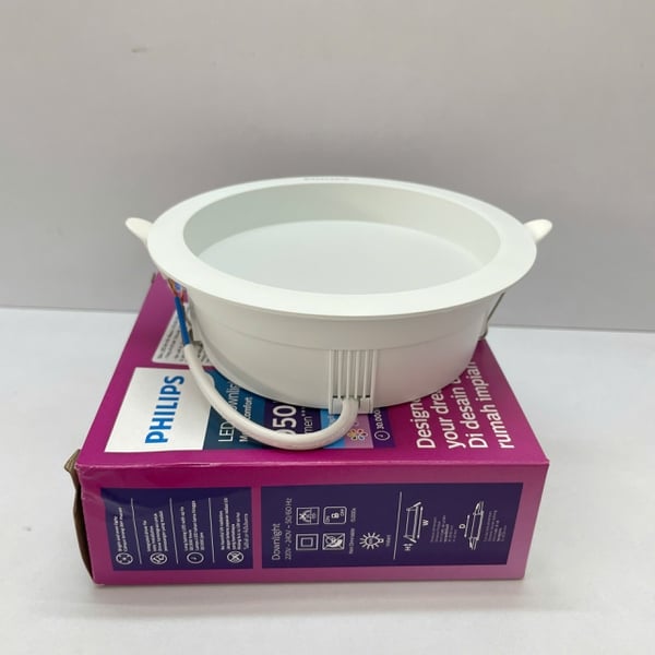 ✨ Kiến tạo không gian sống đỉnh cao cùng Đèn downlight âm trần chóa sâu Led Philips Meson c Rc Rd D125 13W 965 6500K 950lm 30.000h. Khám phá ngay sự khác biệt!