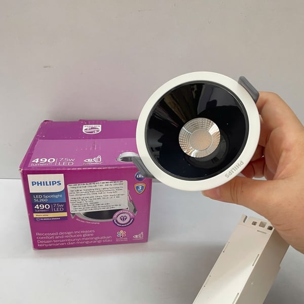 ✨ Nâng Tầm Không Gian Sống: Khám Phá Đèn downlight âm trần chiếu điểm chóa sâu Led Philips SL260 RD 075 7.5W 940 36D WH R GM 4000K 510lm. Trải nghiệm ánh sáng hoàn hảo, định hình phong cách sống của bạn ngay hôm nay.
