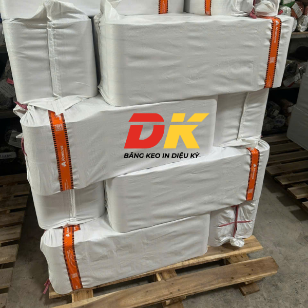 Thành phẩm băng keo in logo ahamove