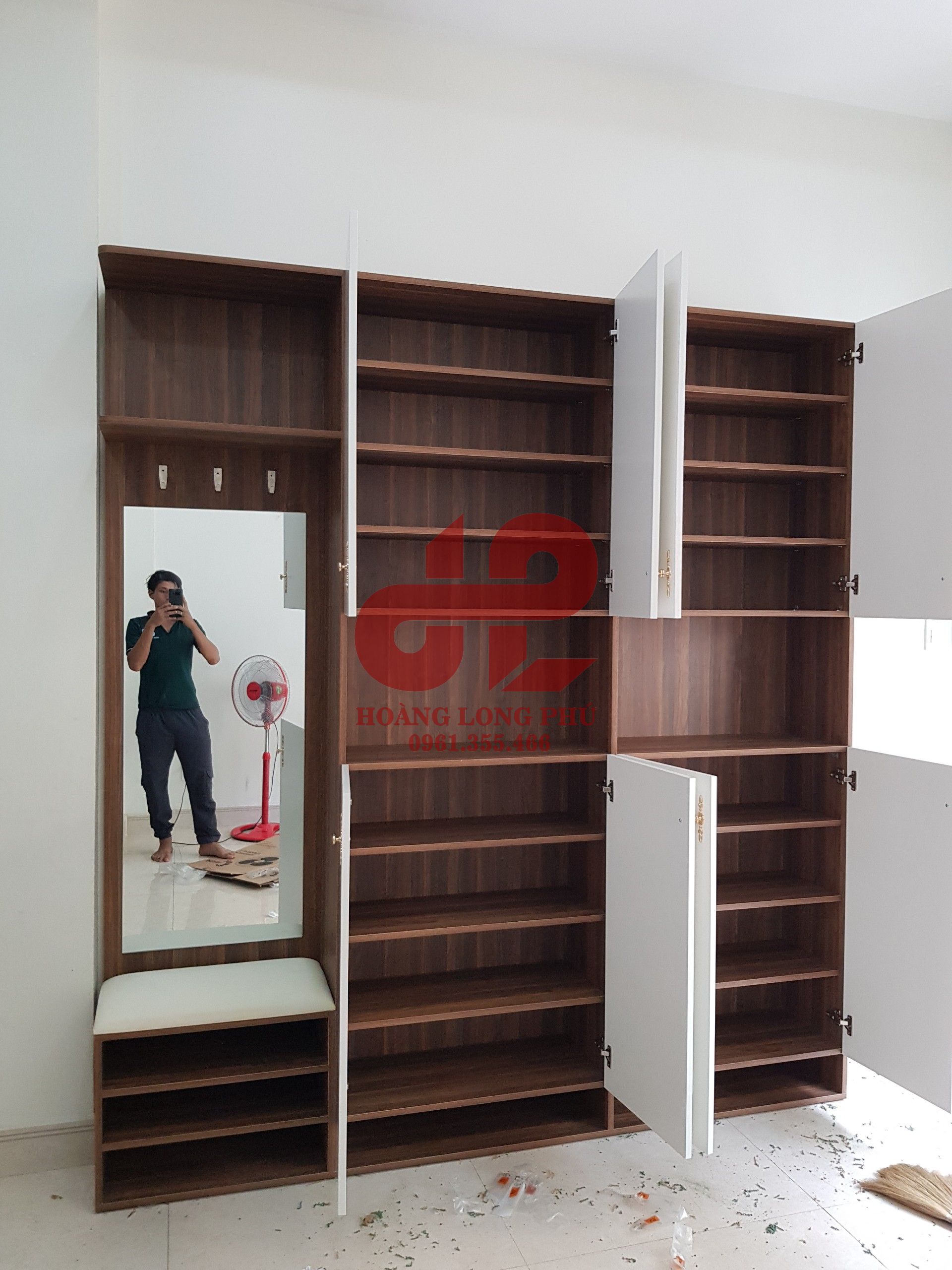 tủ giày đụng trần tủ giày đụng trần