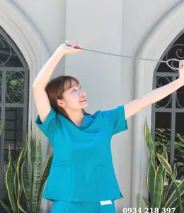 Bộ scrubs bác sĩ