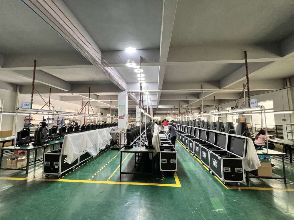Dây chuyền lắp ráp đèn moving head tại nhà máy LQE