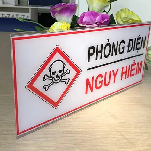 Biển Báo Phòng Điện Nguy Hiểm Bằng Mica 15x30