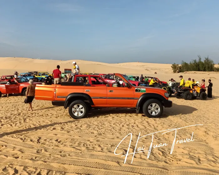 Trải Nghiệm Tour Đồi Cát Trắng Mũi Né Chụp Hình Đẹp Bên Những Chiếc Xe Jeep Sắc Màu
