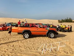 Trải Nghiệm Tour Đồi Cát Trắng Mũi Né Chụp Hình Đẹp Bên Những Chiếc Xe Jeep Sắc Màu