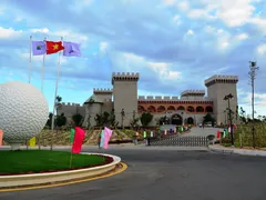 Khám phá lâu đài rượu vang Rạng Đông