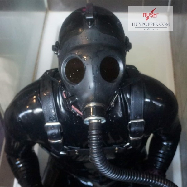 Hít Popper Bằng Gas Mask