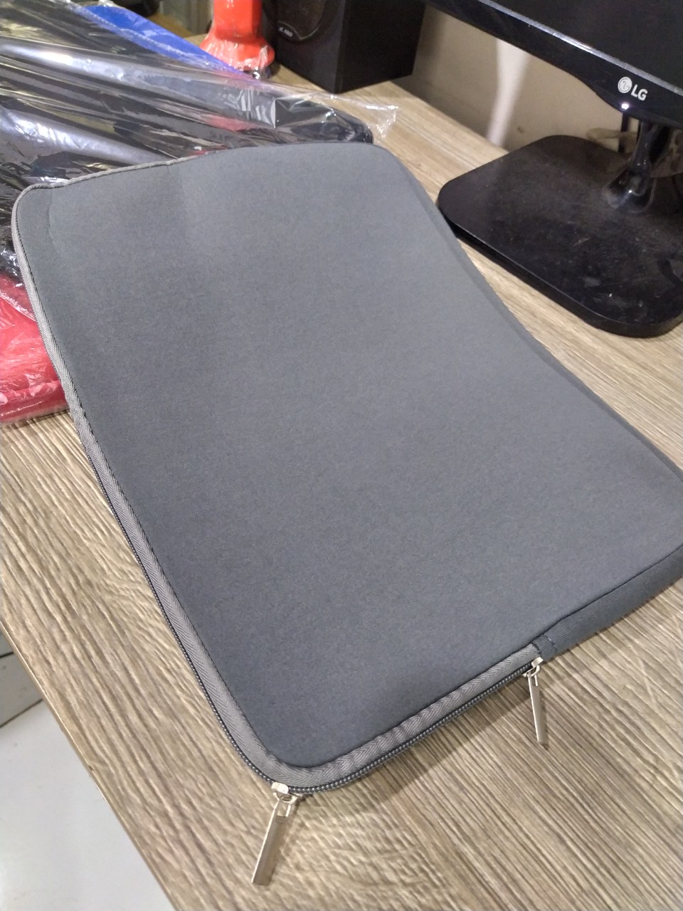 cặp chống sốc laptop 14 -  inch elastic siều dày thời trang Shalla (cặp chống sốc laptop giá sỉ rẻ)